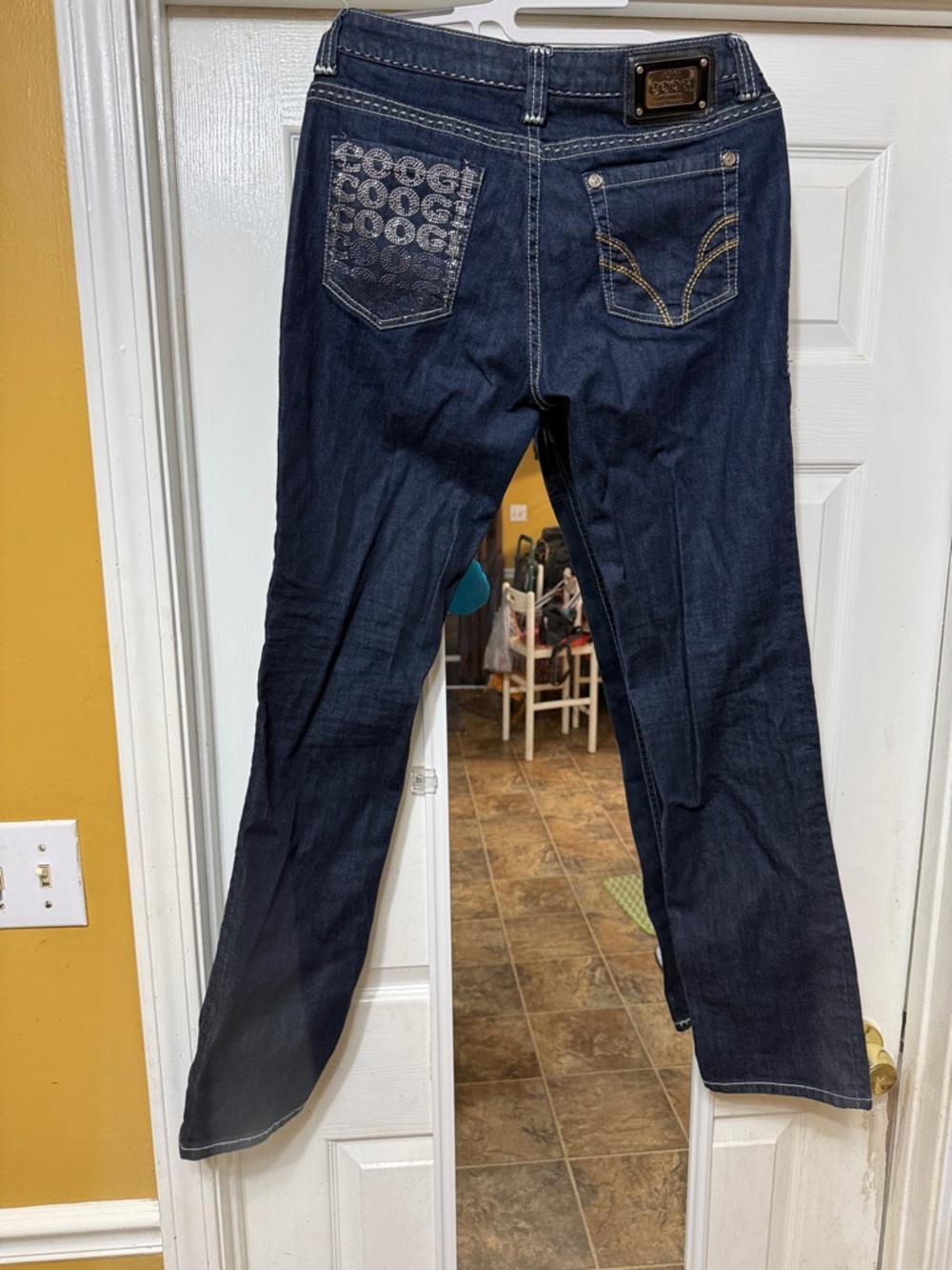 COOGI 9/10 Women’s Y2K Dark Wash Straight Leg Jeans Embroidered Logo Pockets